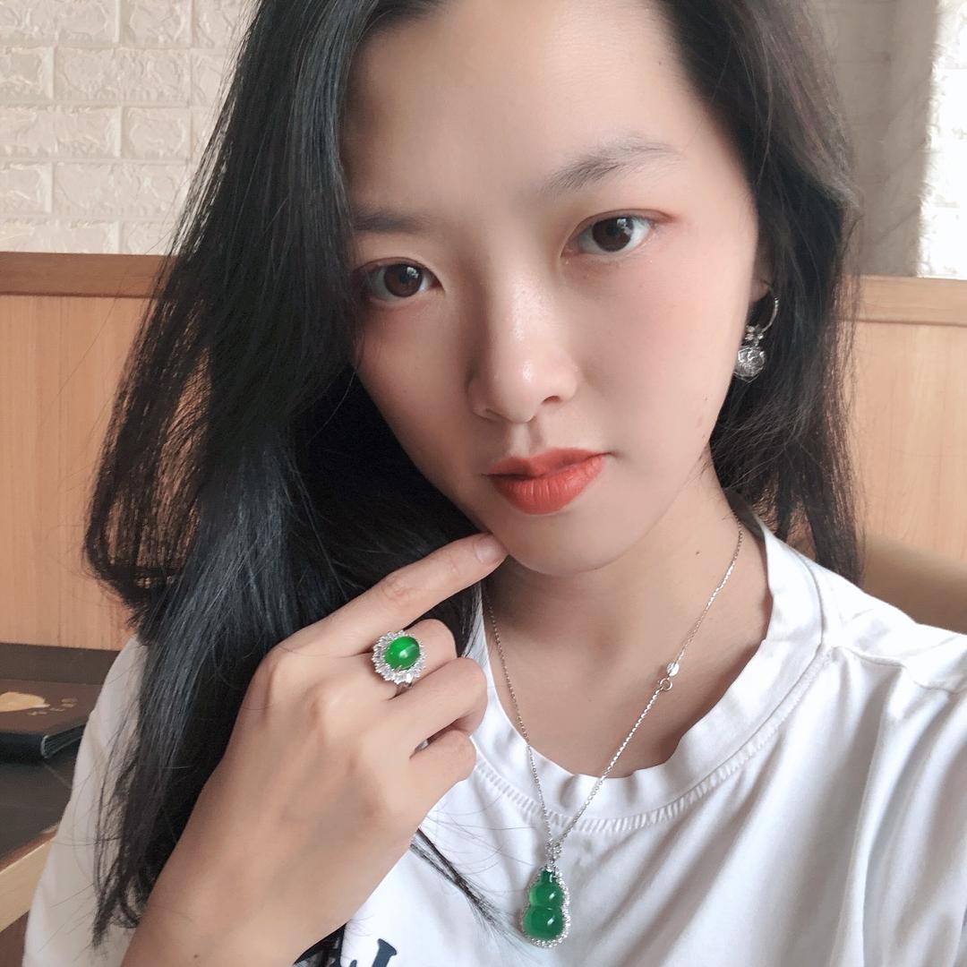 揭阳市榕城区镯曦寳珠宝首饰店