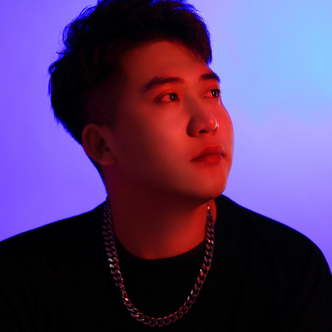 东乌旗 专研烫发 沃德