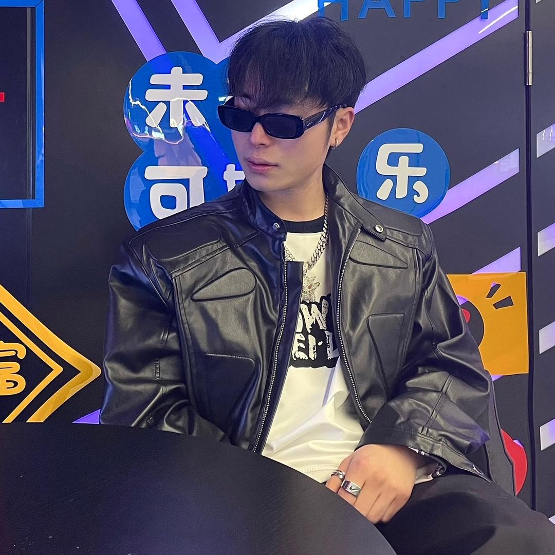 - 朱牧