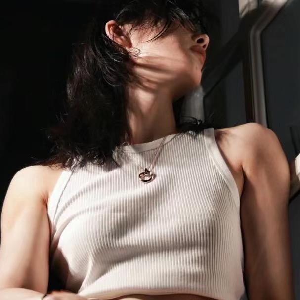 人鱼线📷