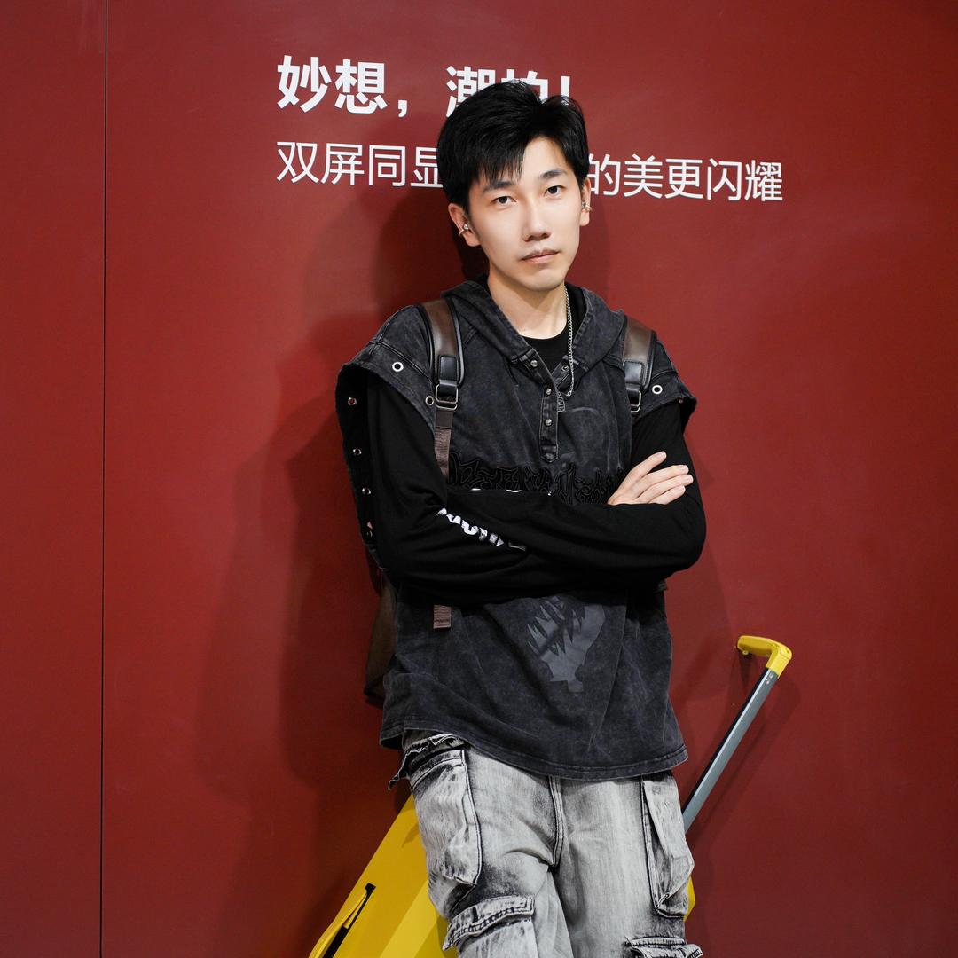 小炭火在电信当牛马