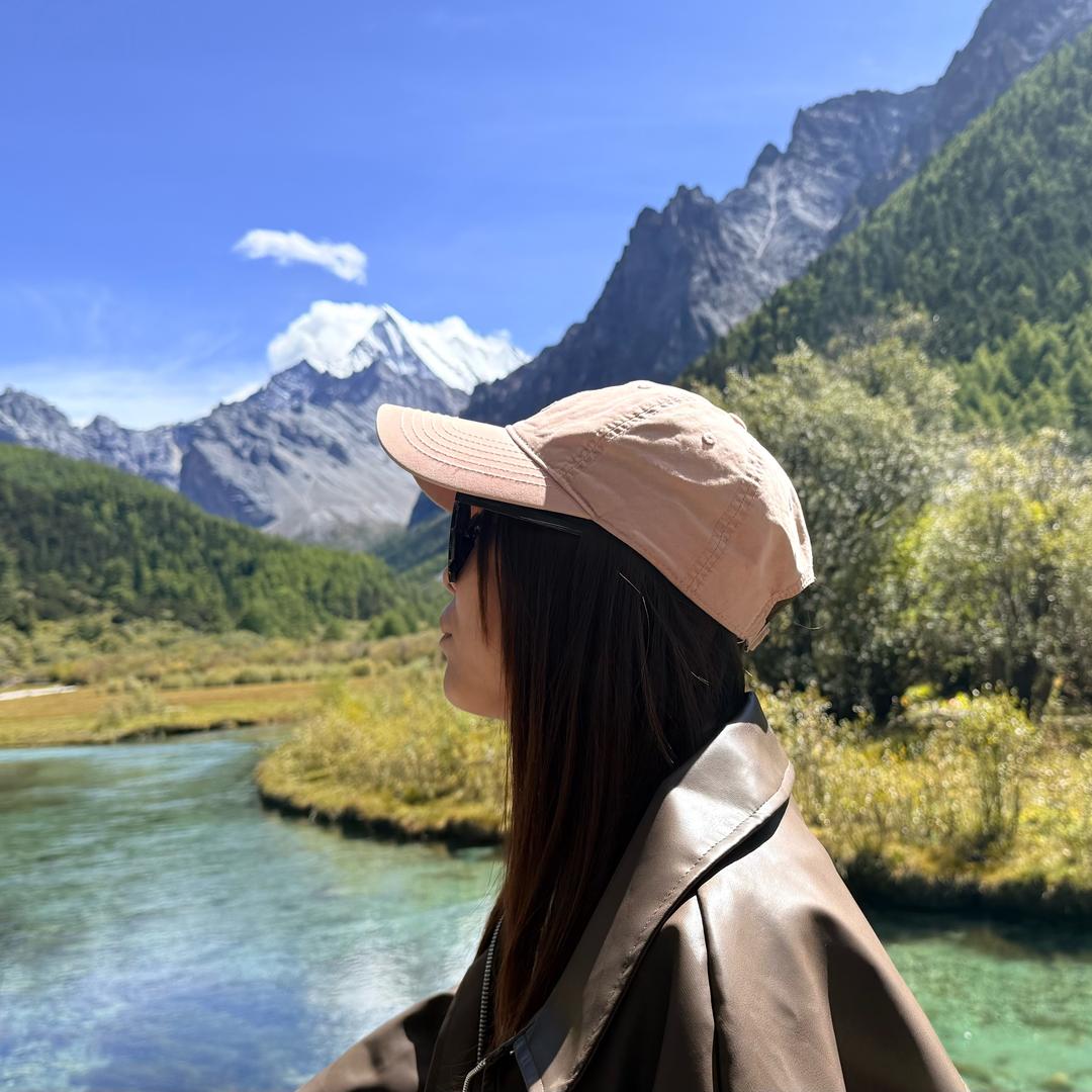 Yaᴗangᥫᩣ。Ya ❛‿˂̵ ang