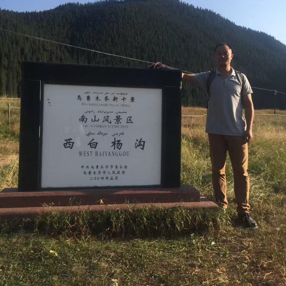 憨憨钢大叔摆摊创业