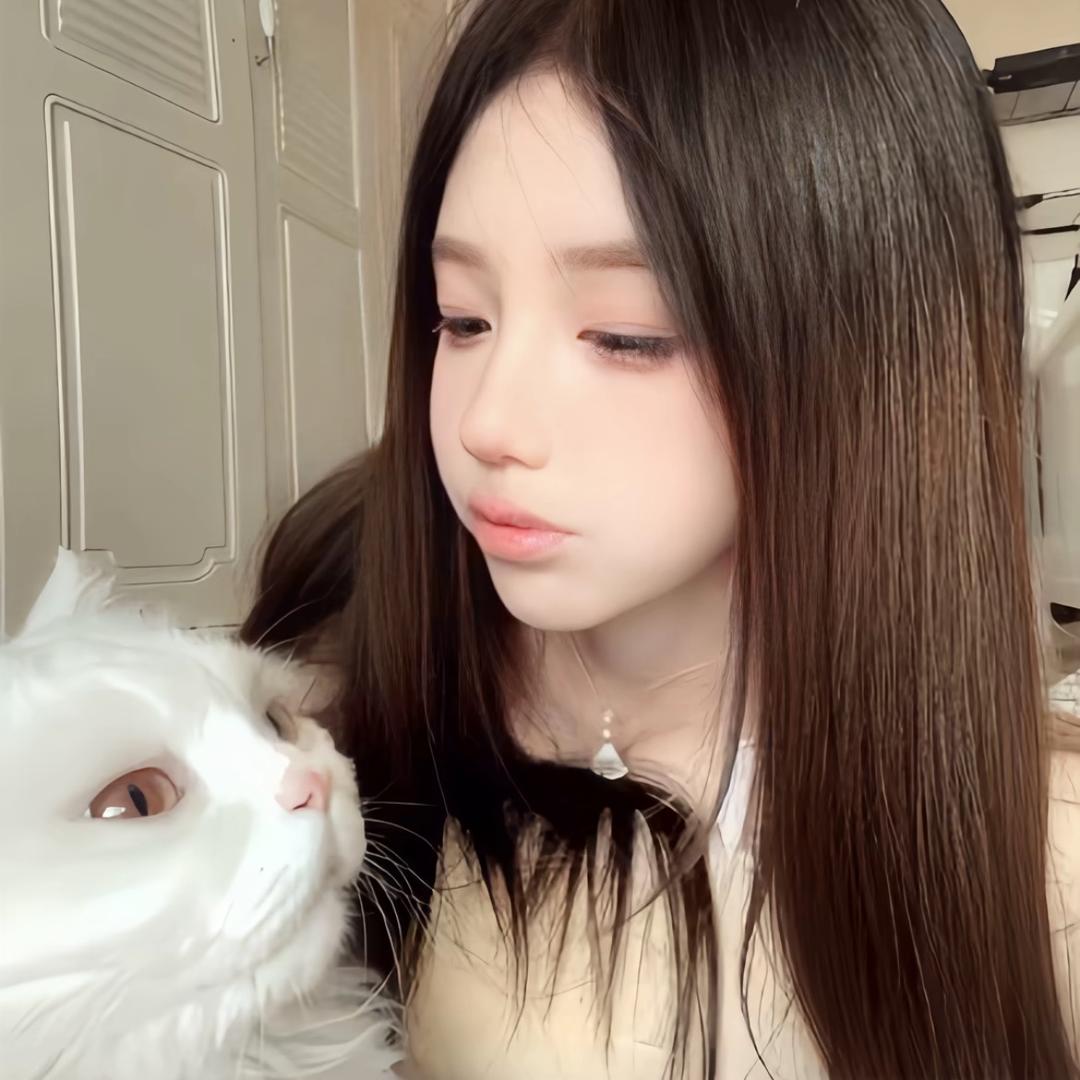 77🦦