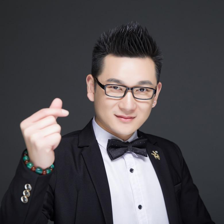 信阳市师院东门哆啦A梦造型