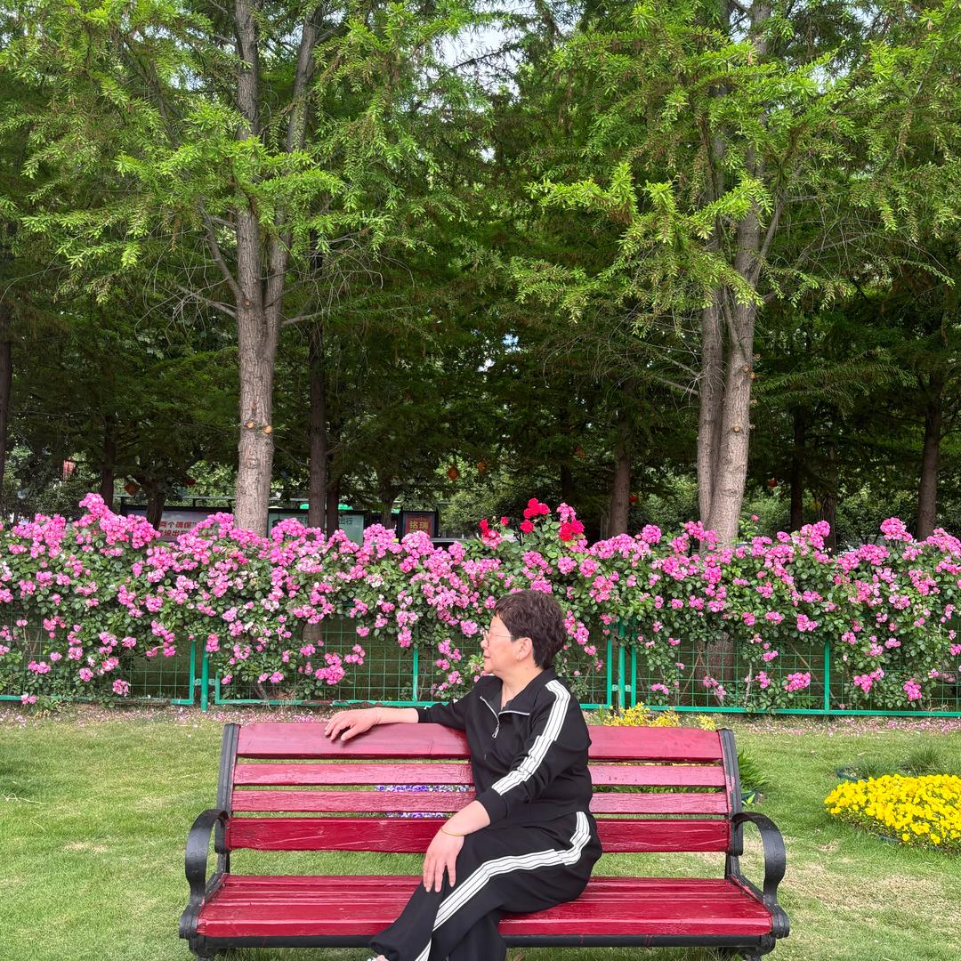 英子