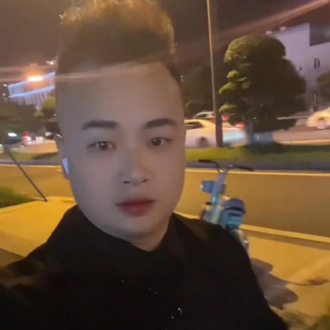 🌹浪🐍漫❤️之🐍吻🌹