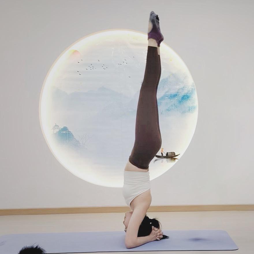 练瑜伽的彩《拒连赞》