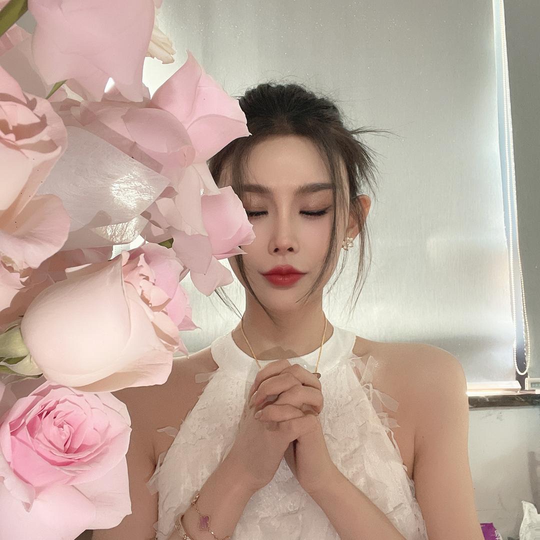 妍美丽。