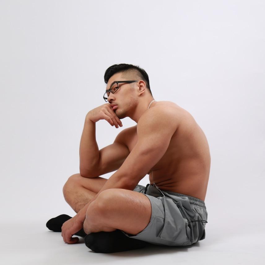 纯黑
