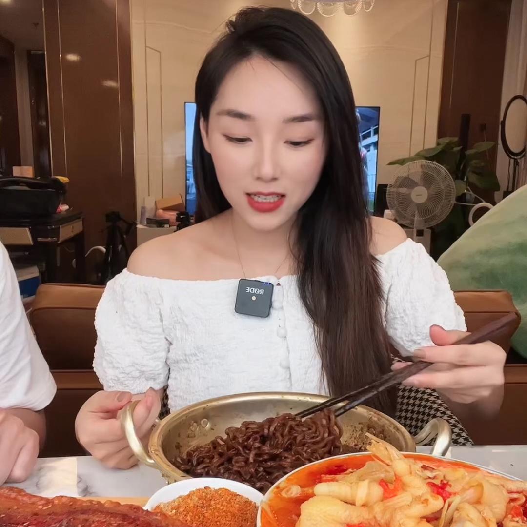 张哈哈