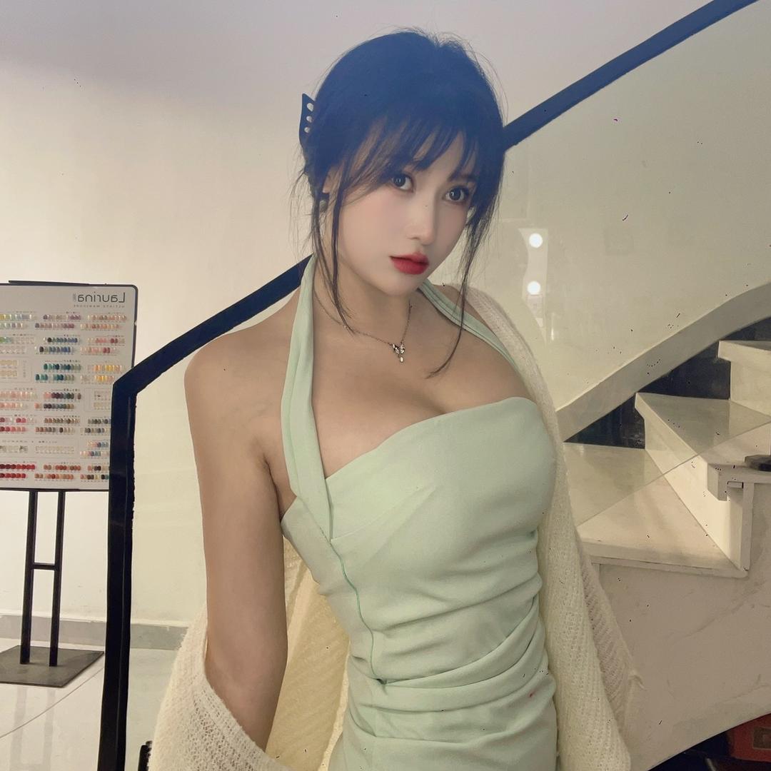 昌江区洪化荣美容店