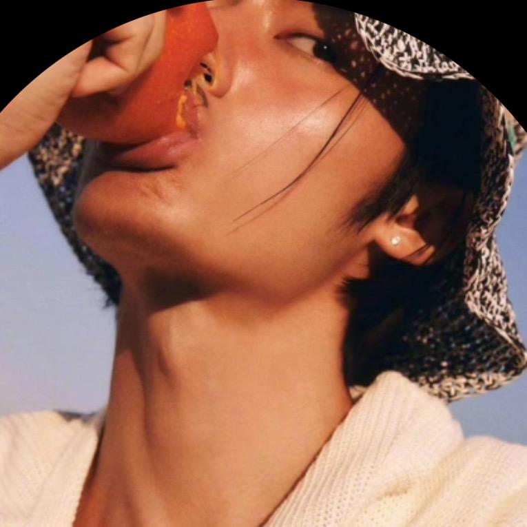 会摄影的野子