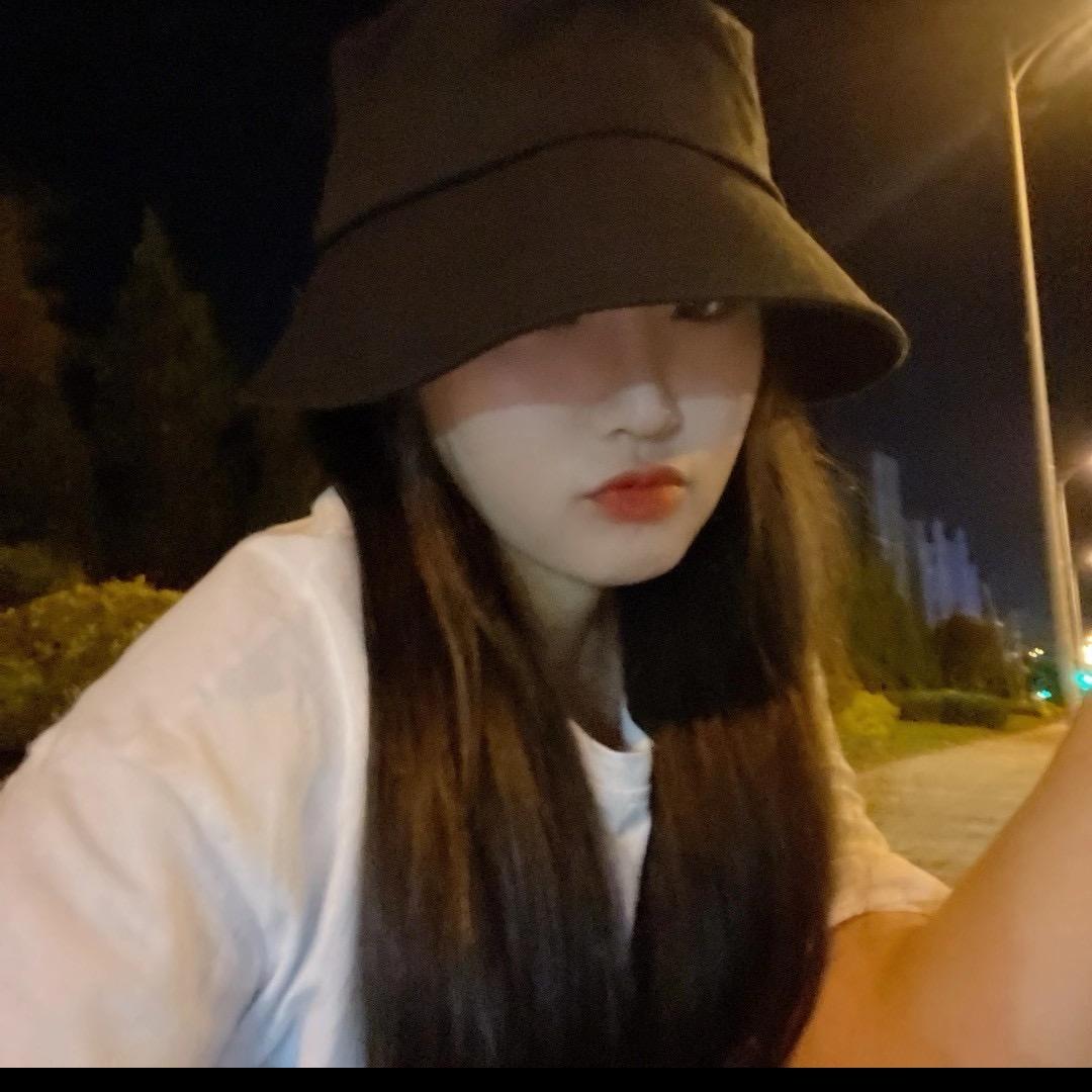 小神慧不想说话。