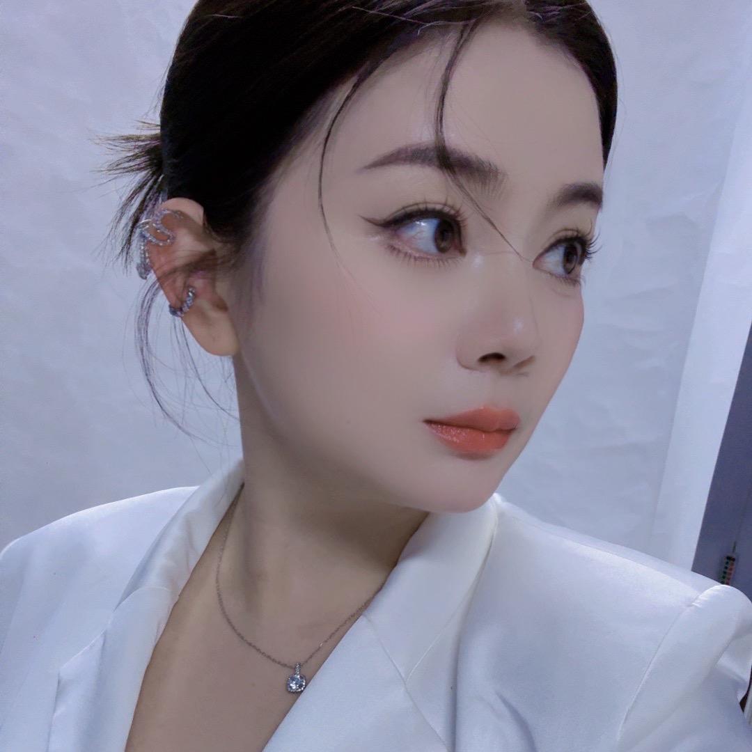 ❥请叫我杨纤億