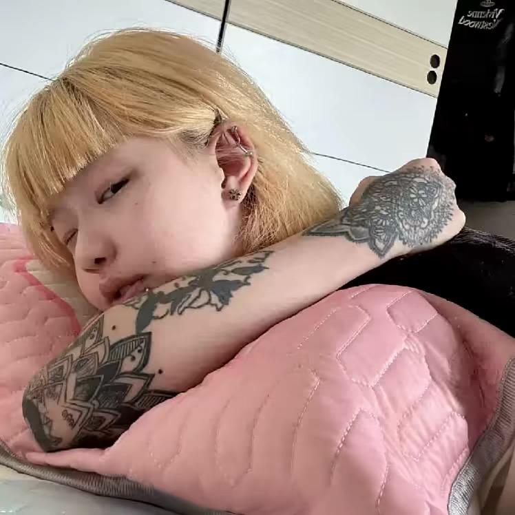 少    爺