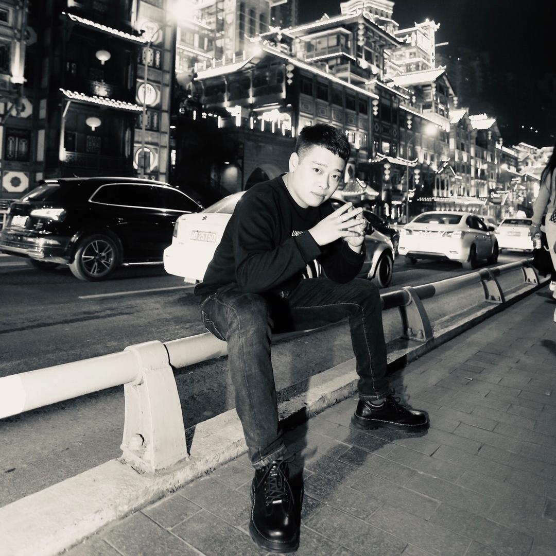 卖小汽车得____小二哥