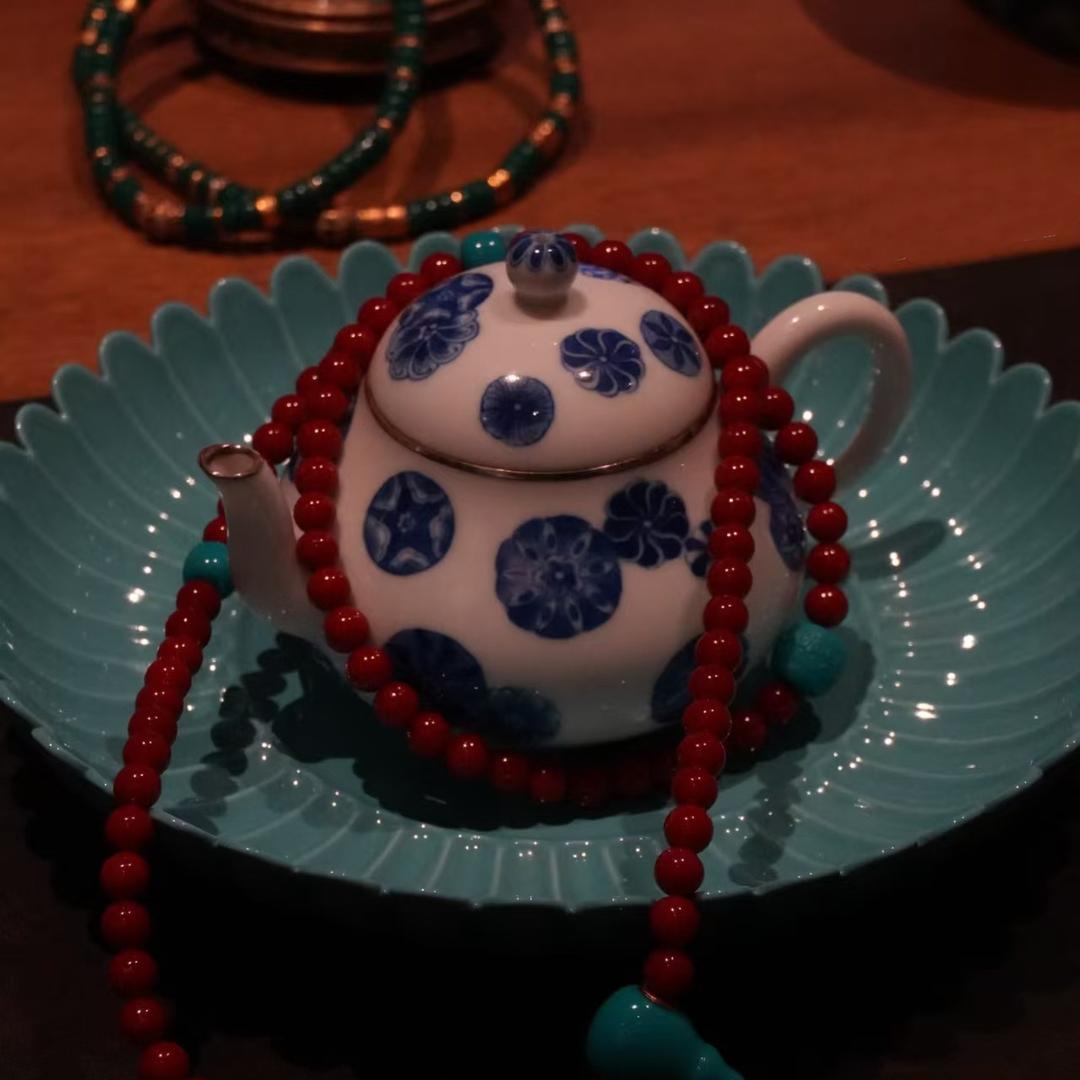 大胡子爱喝茶