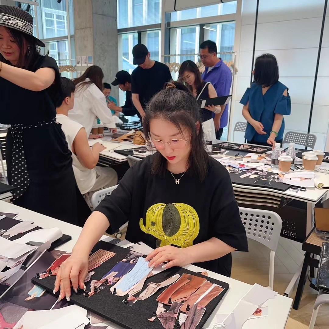 依仟见1500平服装工厂店