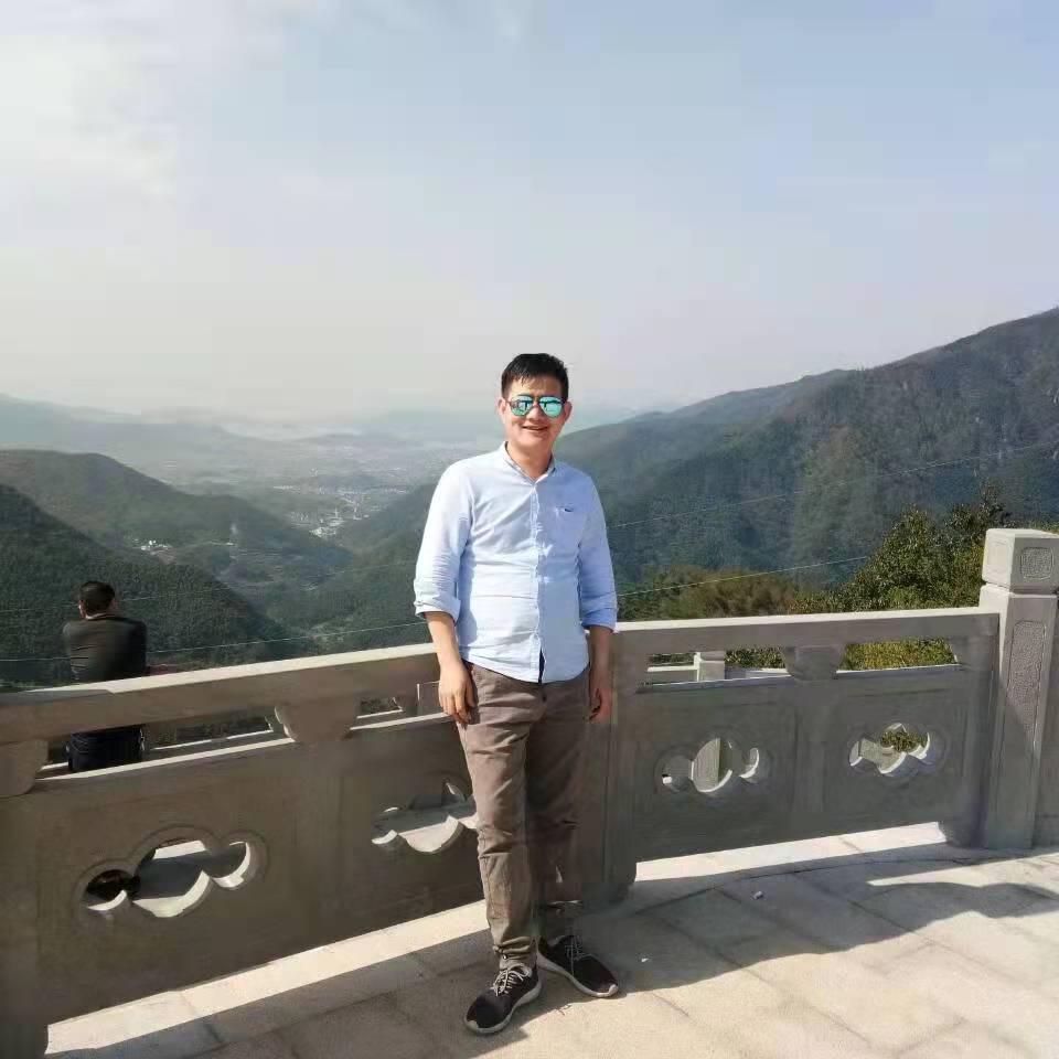 吴 先 生