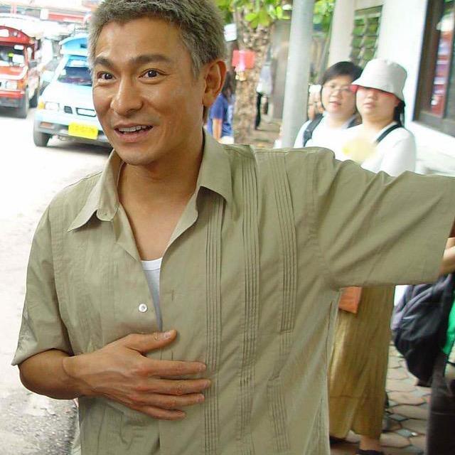 马走日