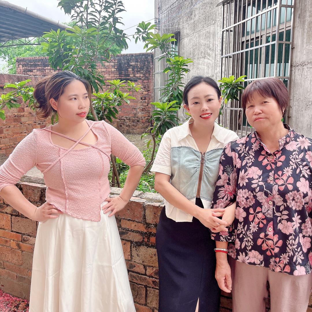 秀连（美丽）