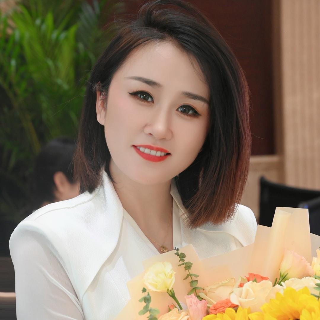 会吐丝的奥特曼