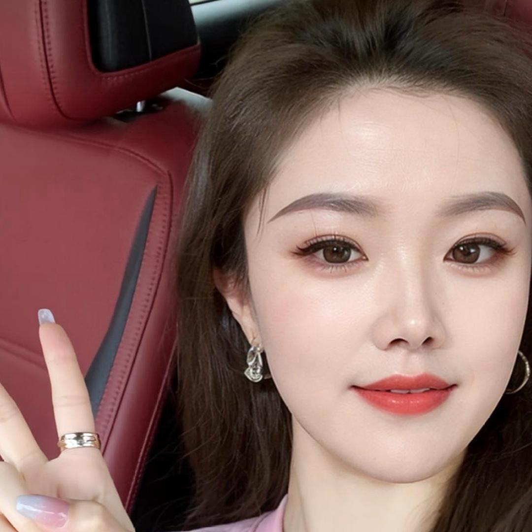 青岛颖宝欧韩服装品牌折扣店，朱丽.