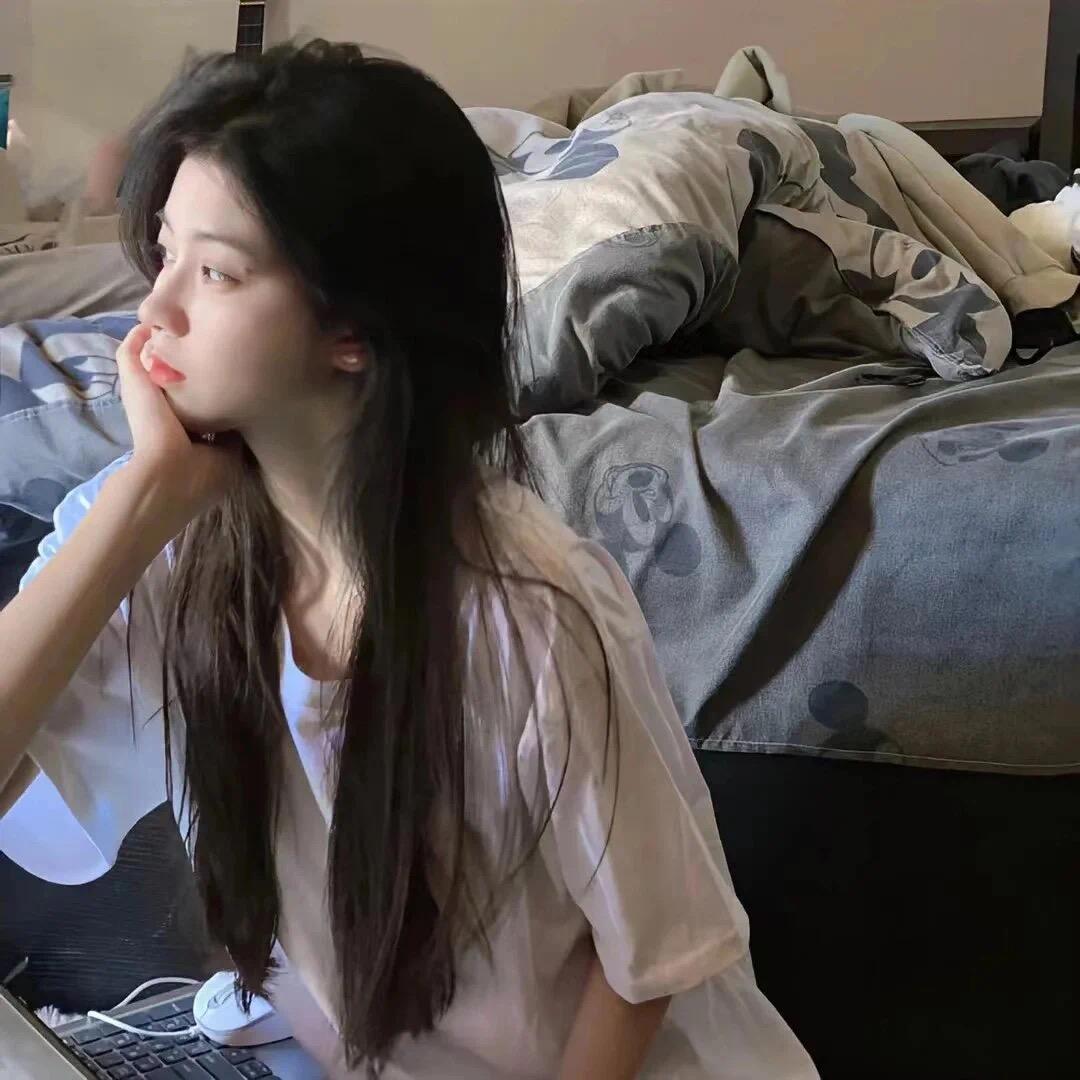 屋顶上的拾荒人.