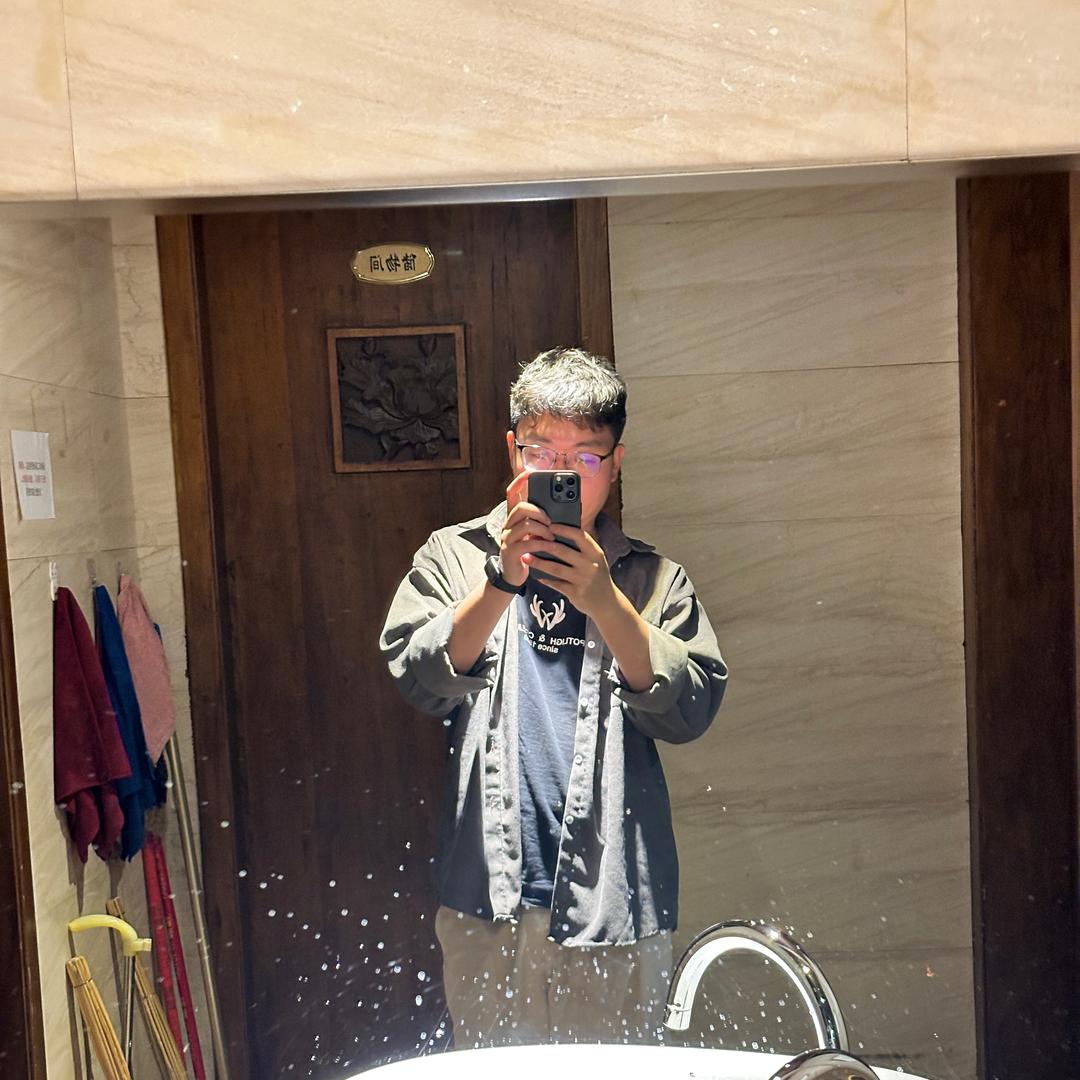 热爱生活的胖小伙🚶‍♂️