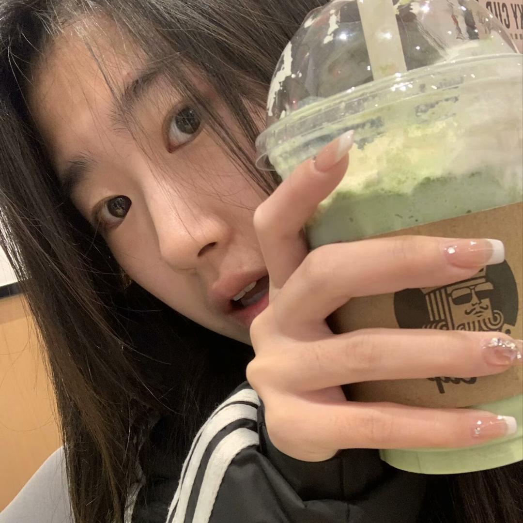 梁淼儿.
