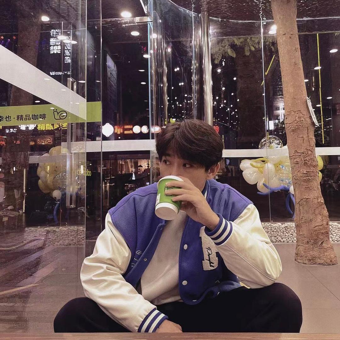 人丑没钱还颜控