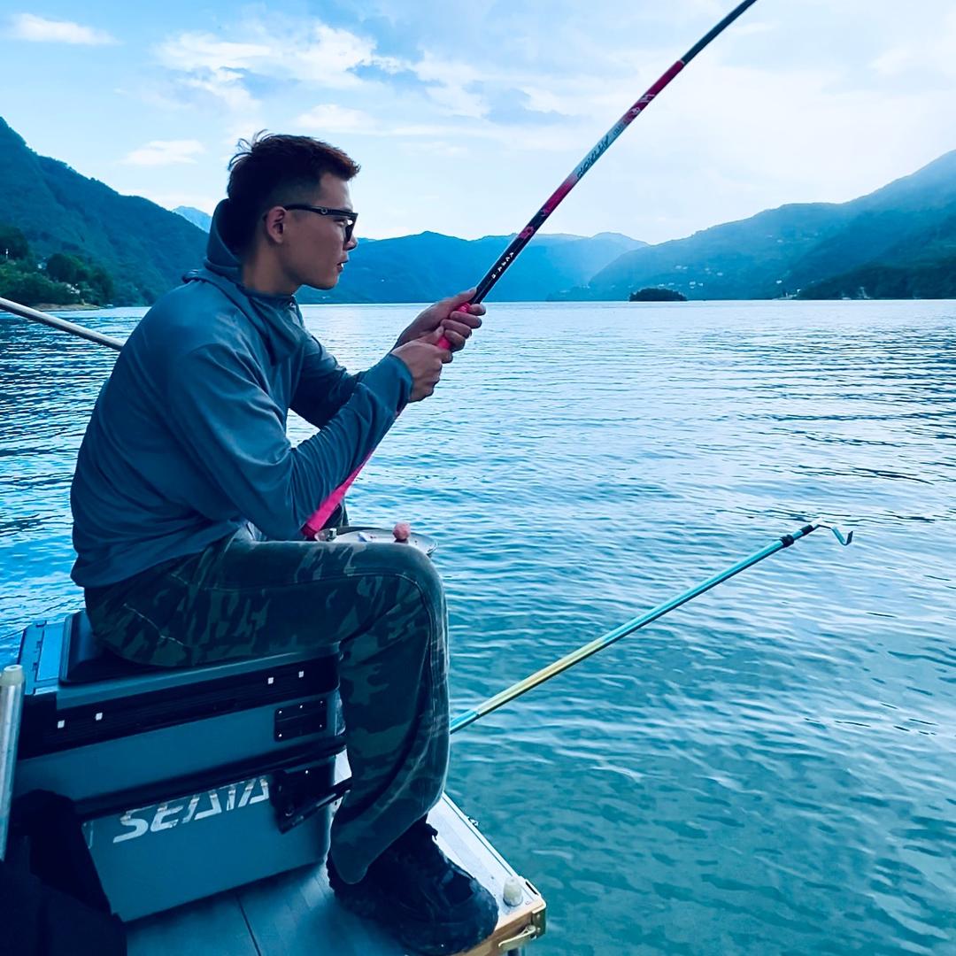 贾贾谭只钓鱼🎣