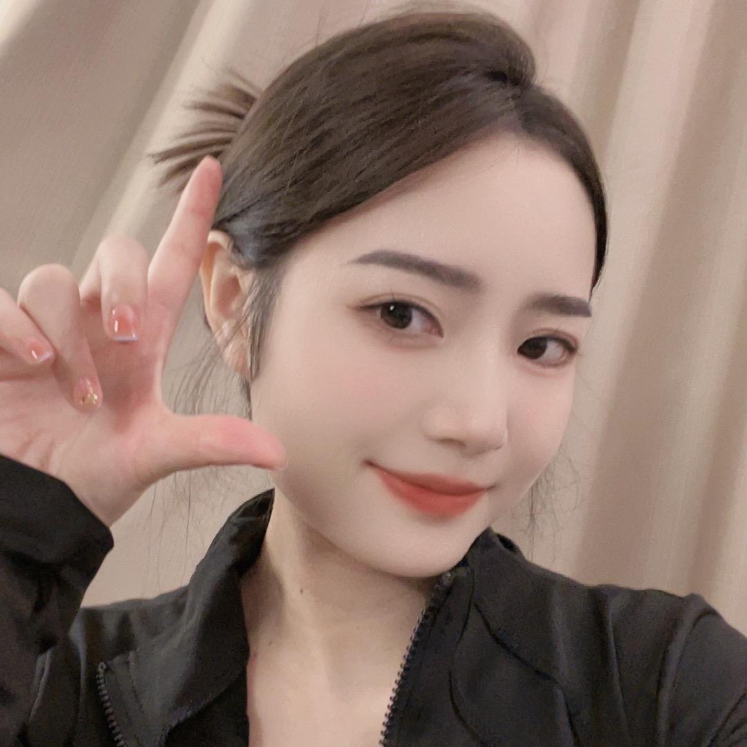 柒月。