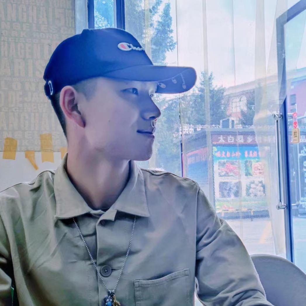 Chris 月巴