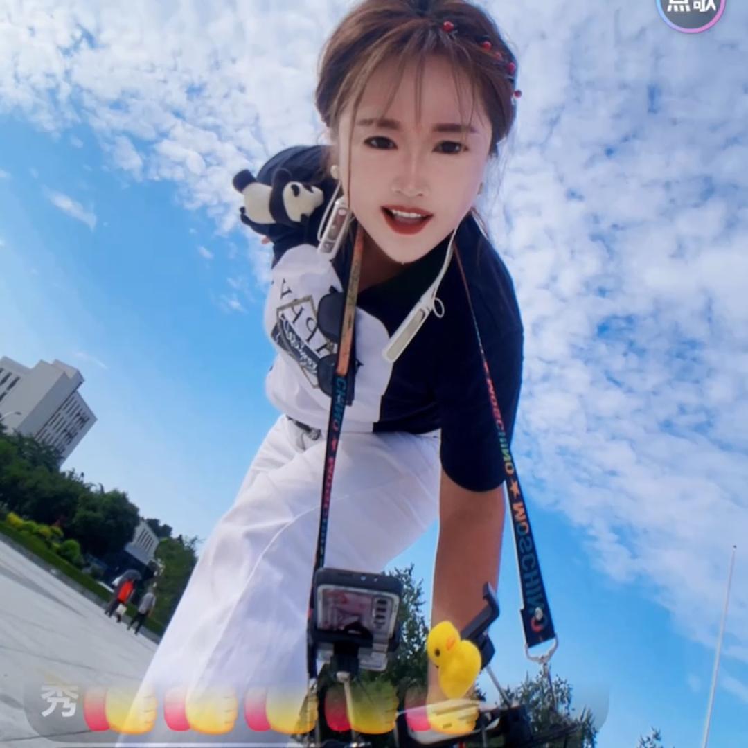 芳妹儿🎤（户外走播）