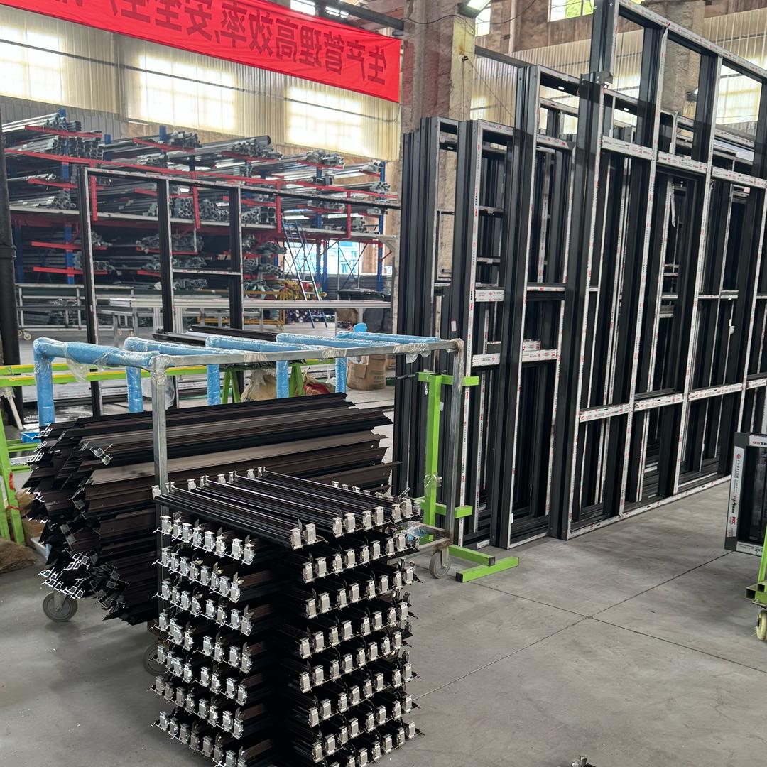 广东兴发铝材门窗工厂