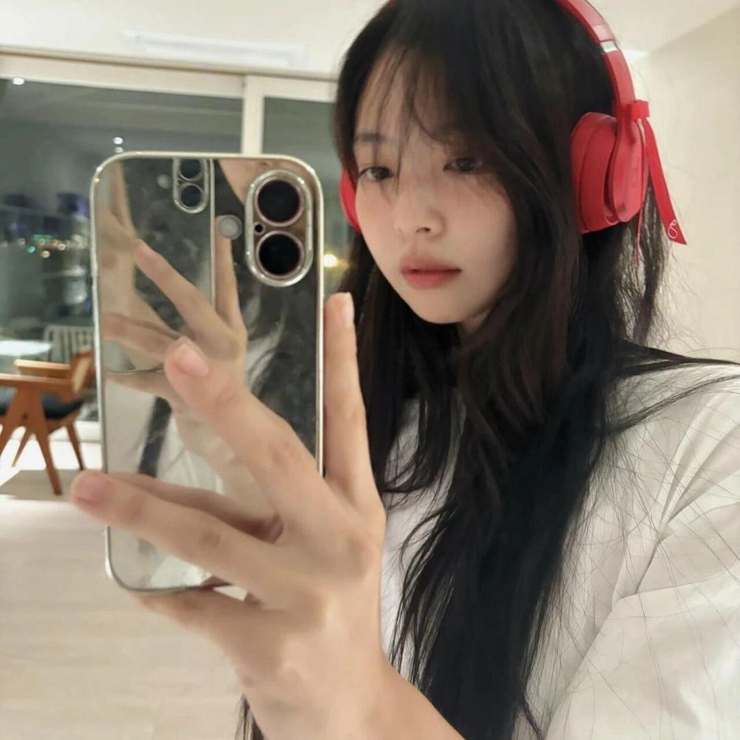 Y        .