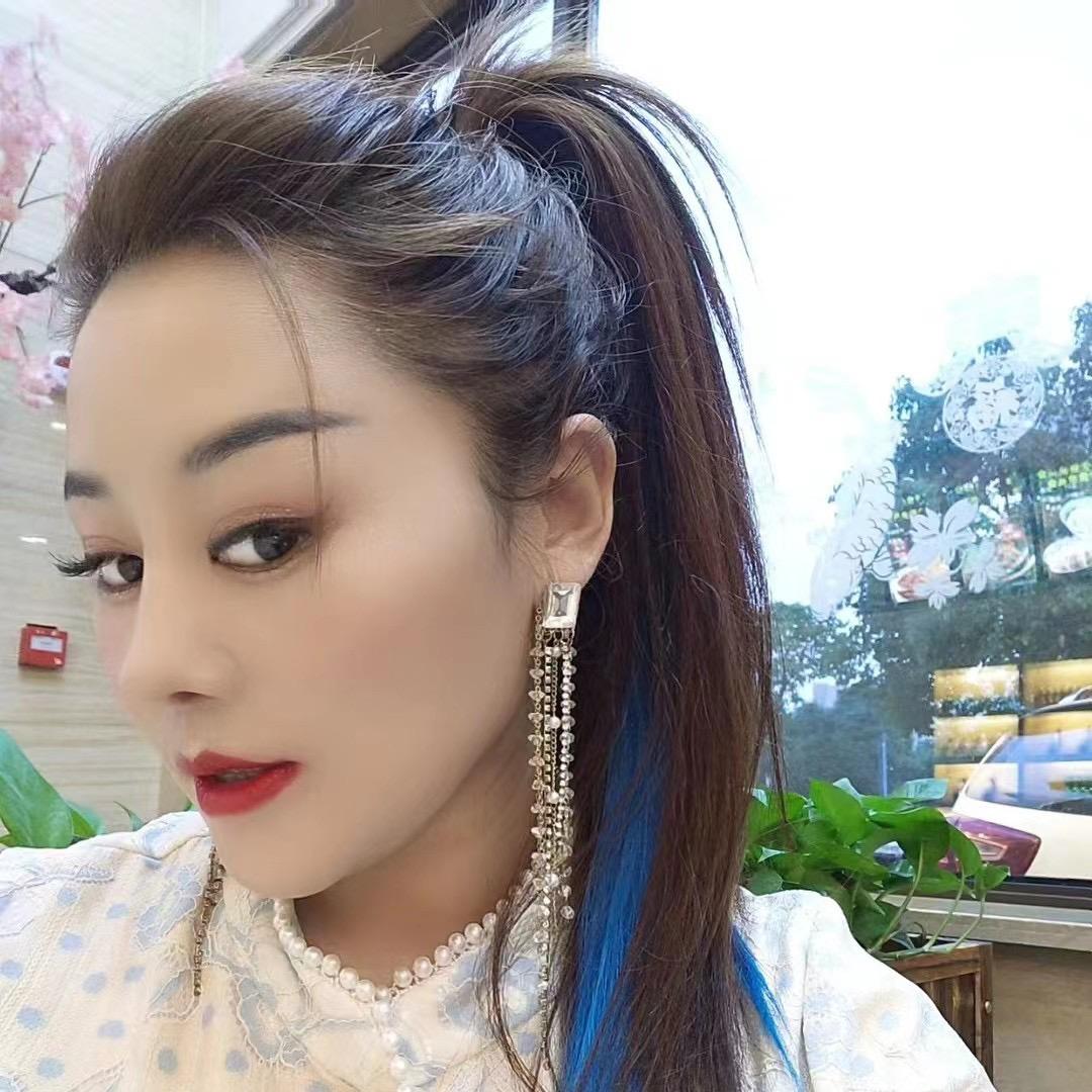 莎莎。。
