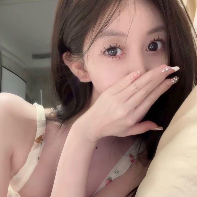 小胶妻