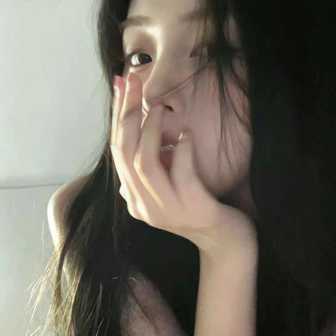 腼腆小美