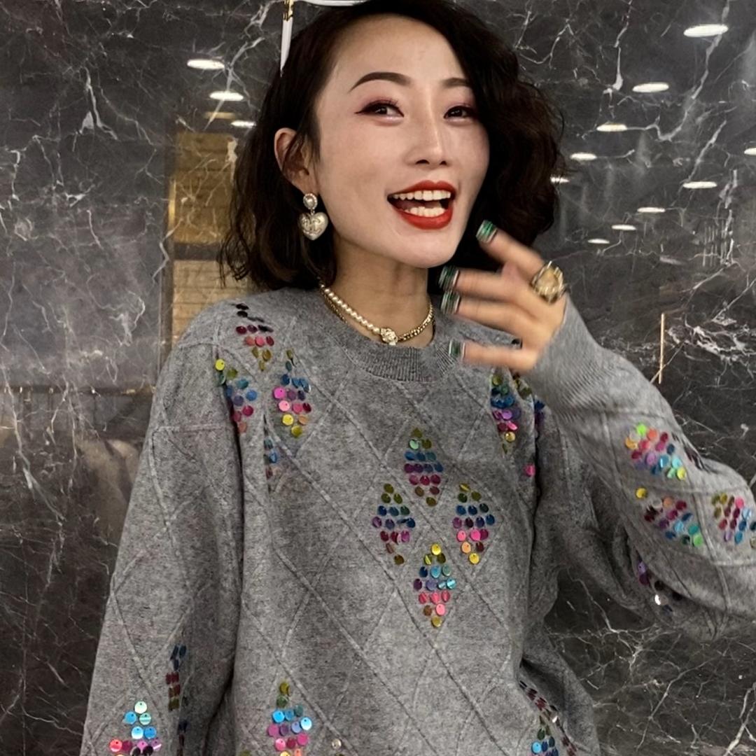月牙儿精品服装店