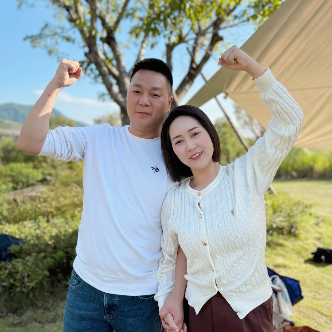 爱啃鸡爪的梅子