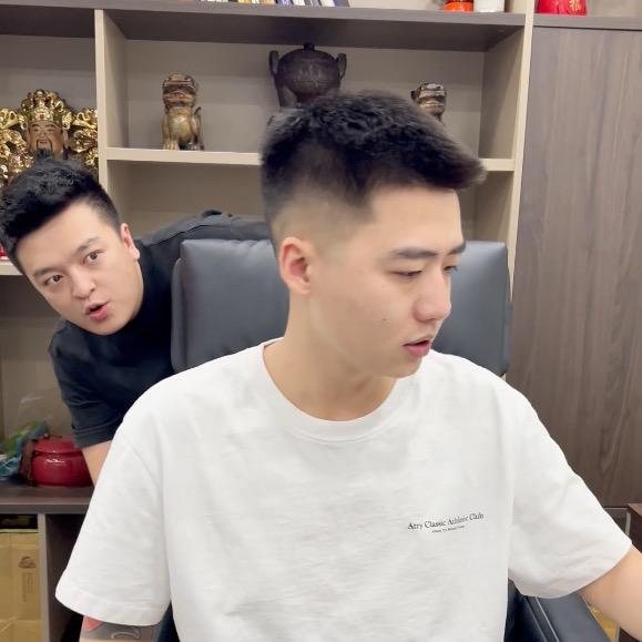 万袁户