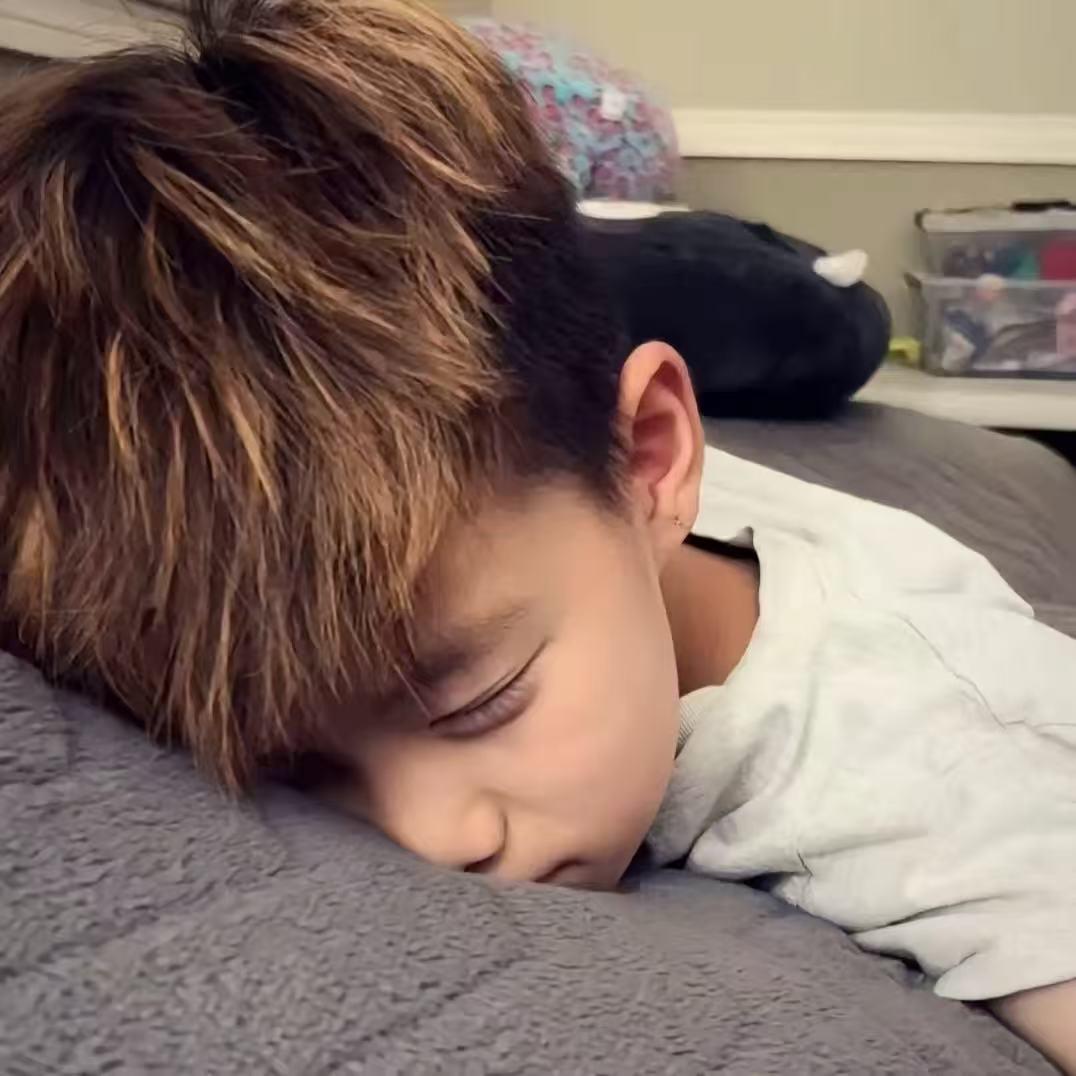 人傻嘴不甜长得不帅还没钱