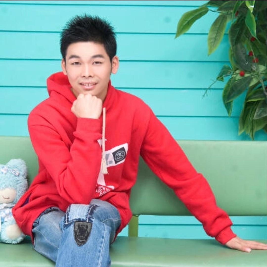 陪着丫头散步吖