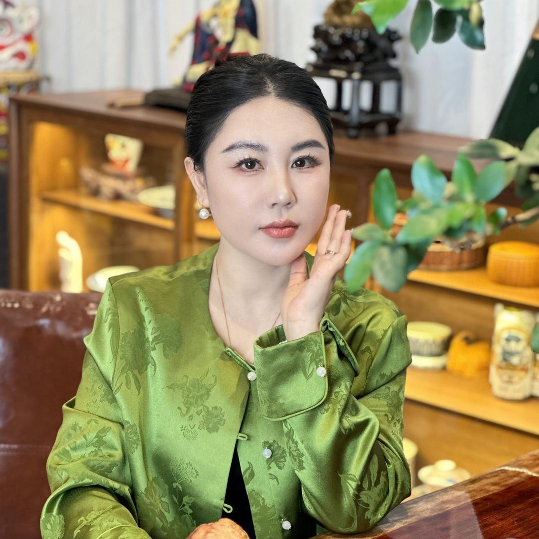 在南宁做眉毛的曼如
