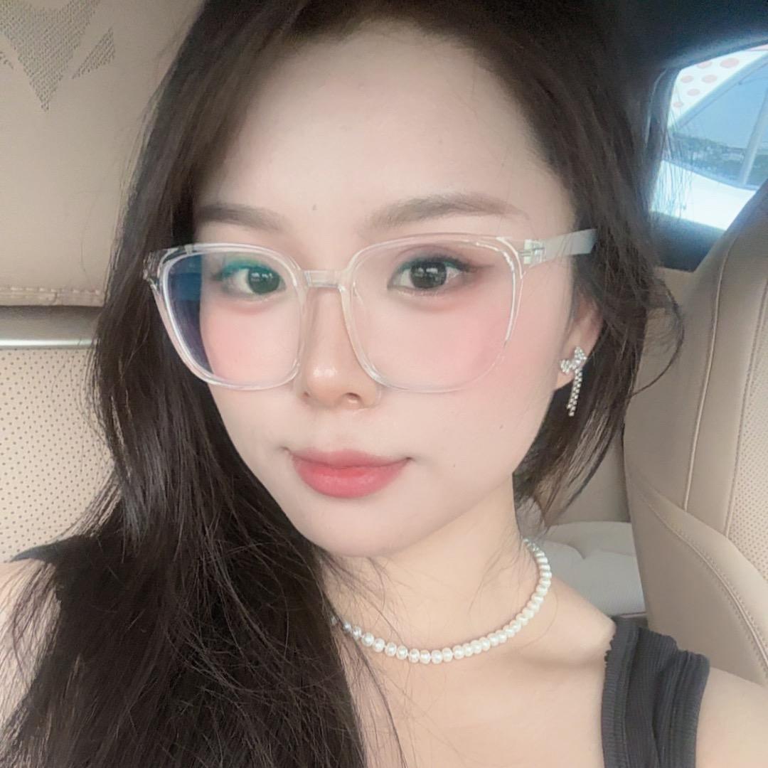 表现发制品（收头发周周）