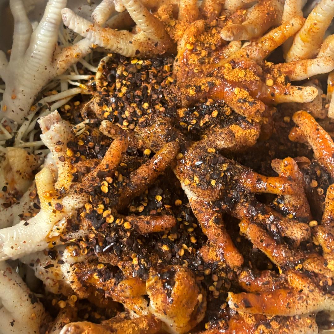 卖鸡爪那女的🤔