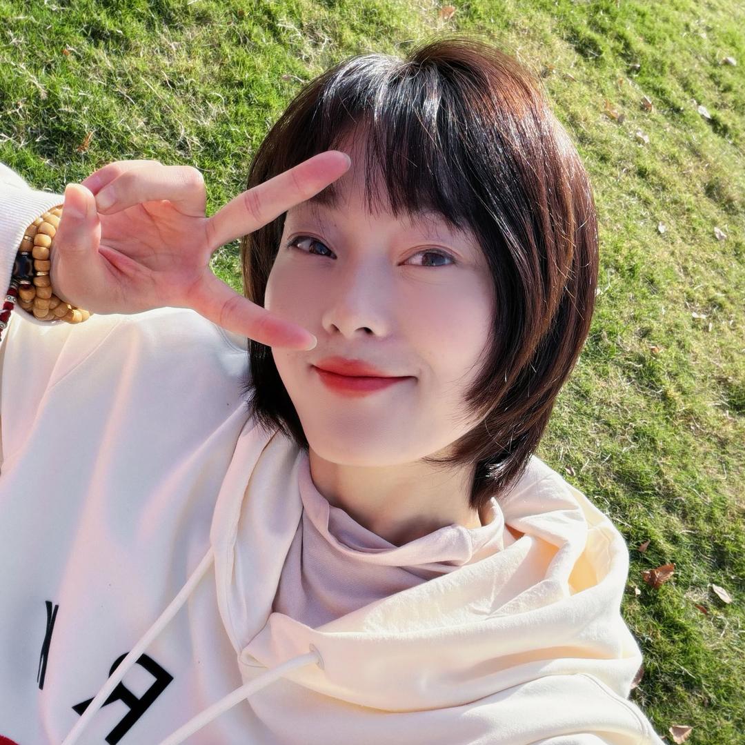 安娜婕（不推烂书）